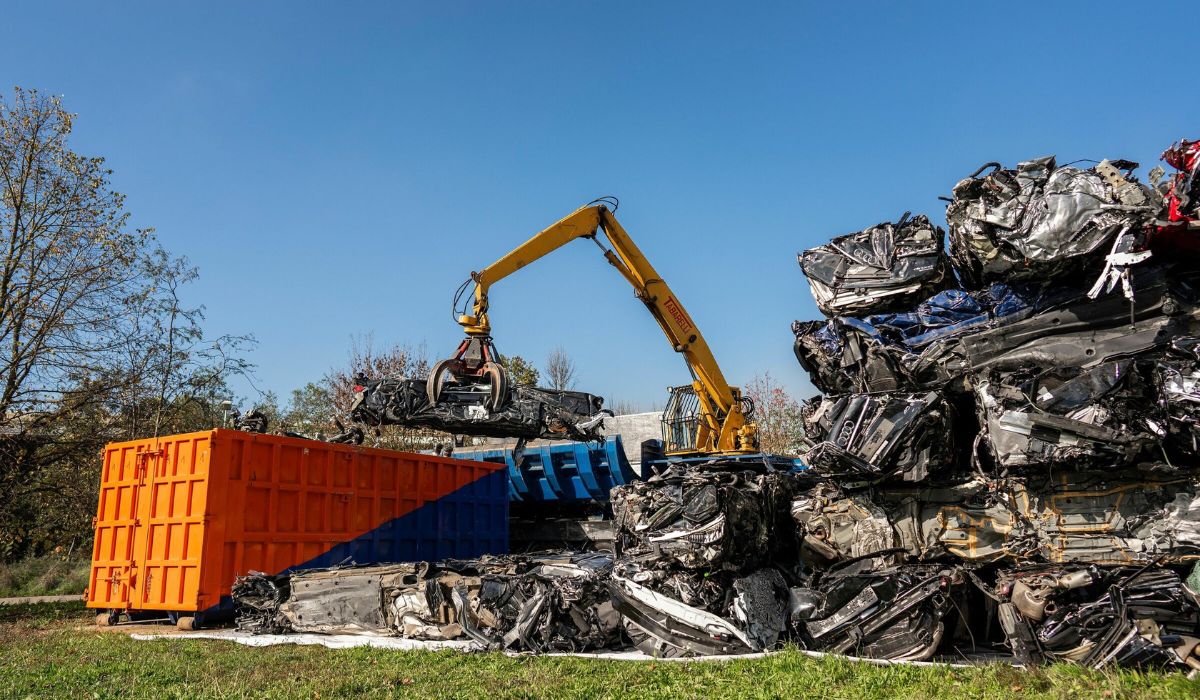 Audi's MaterialLoop project to reuse materials from end-of-life vehicles in production of new cars